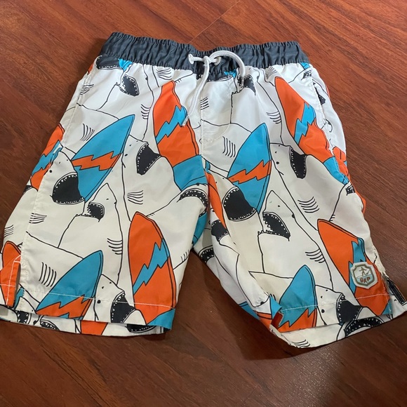 Boys Gap shark print elastic waist swim trunks - Picture 2 of 5